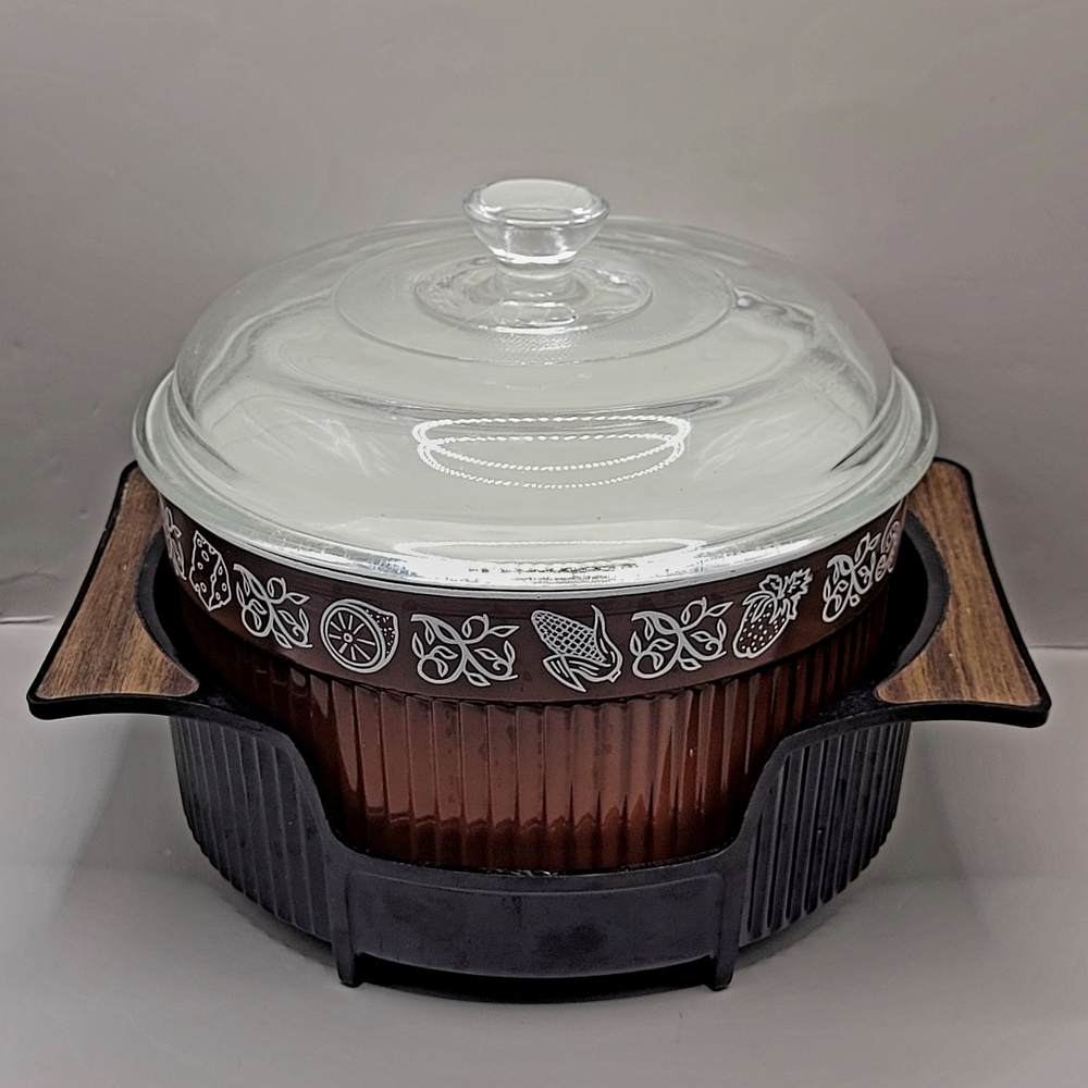 VTG Nordic Ware La Soufflee Souffle Dish  CASSEROLE BROWN  & TABLE SERVER